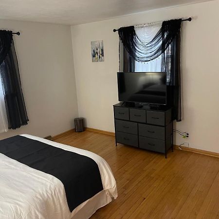 Апартаменты Elite Casa Collection -Free Coffee, Parking, And Wi-Fi Милуоки Экстерьер фото